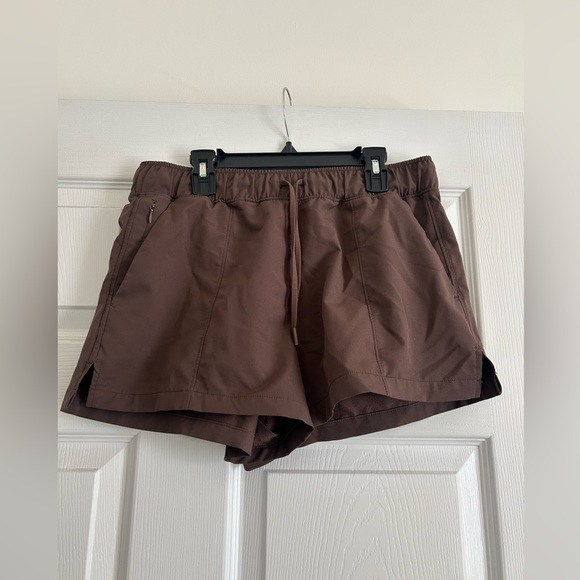 90 Degree By Reflex Chocolate Citylife Stride Shorts - Picture 1 of 3
